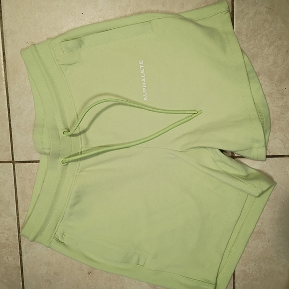 Alphalete Green Athletic Shorts with Elastic Waistband - Picture 4 of 4